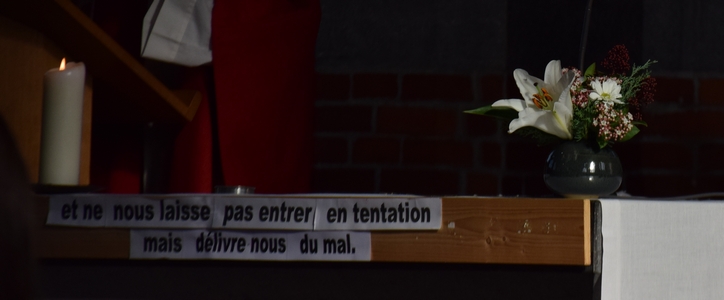 autel fleuri de l'église de Belgrade